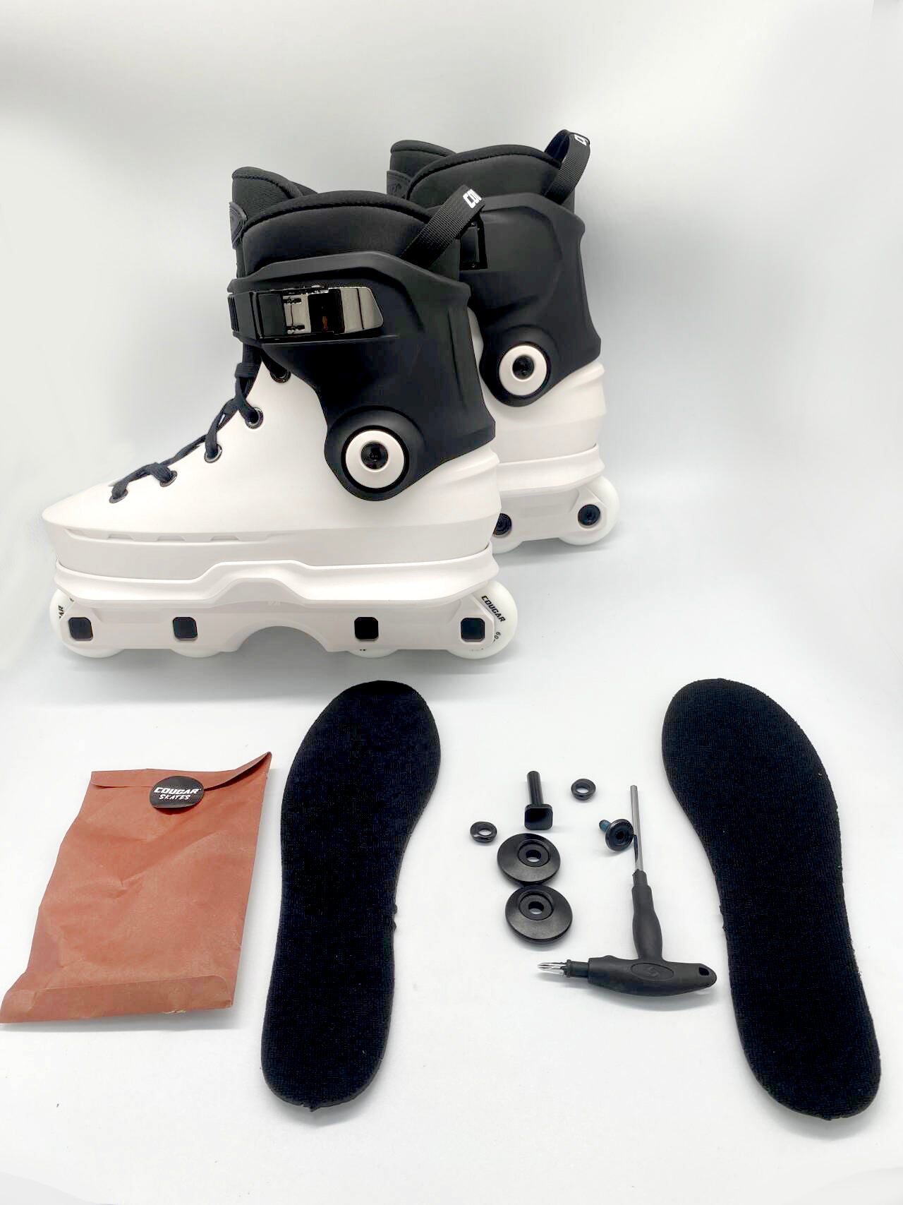 COUGAR SKATES 7003 WHITE/BLACK