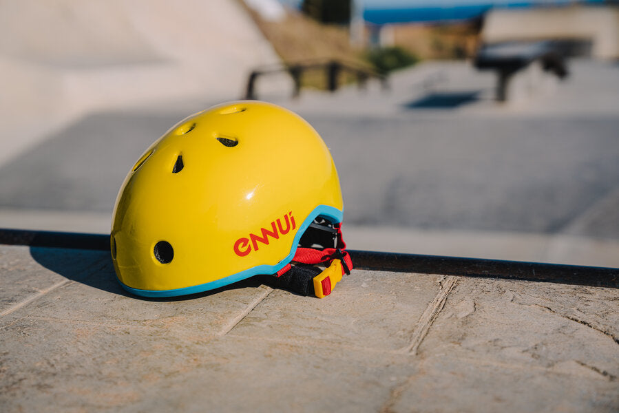 ENNUI ELITE YELLOW HELMET (INCLUDE REMOVABLE PEAK)