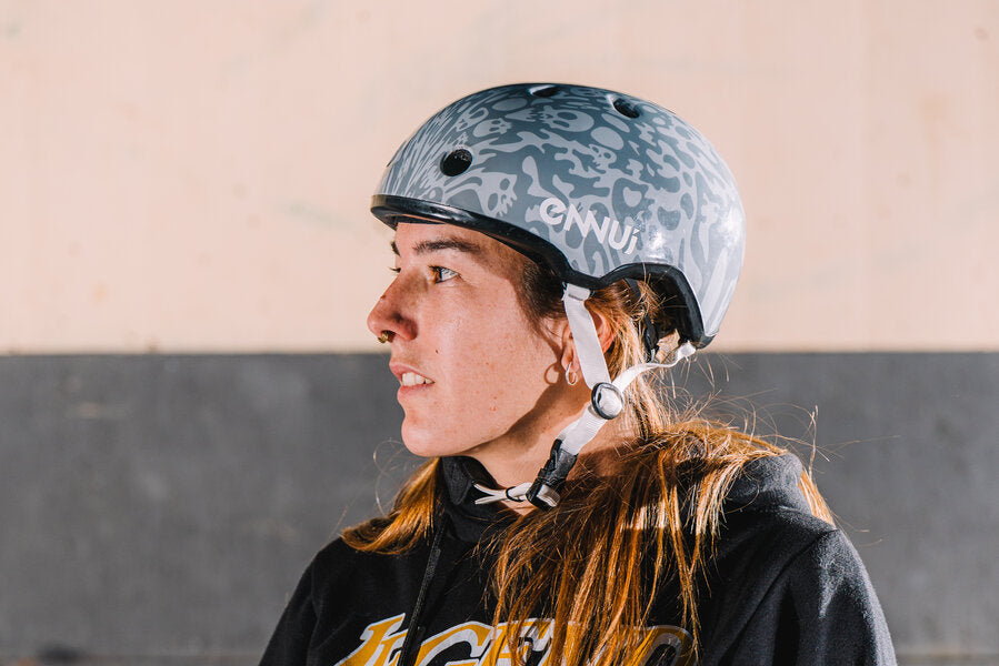 ENNUI ELITE DEADLY SMOKE GREY HELMET (INCLUDE REMOVABLE PEAK)